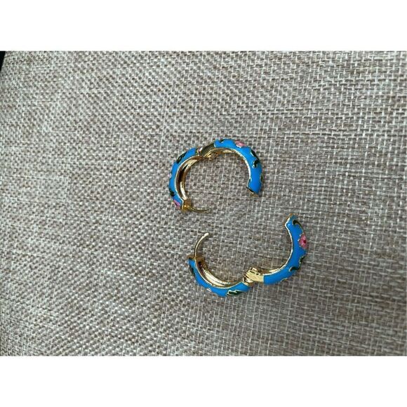 Bundle of Earrings Four Pair of Blue Colored Assorted Styles - Picture 6 of 12